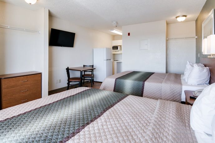 Imagen de la habitación del Hotel HomeTowne Studios by Red Roof Dallas - Irving. Foto 11