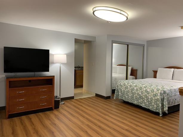 Imagen de la habitación del Hotel HomeTowne Studios by Red Roof Denver, PA. Foto 14