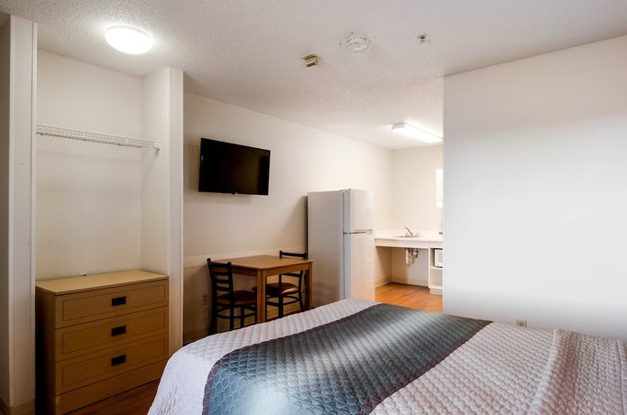 Imagen de la habitación del Hotel HomeTowne Studios by Red Roof Denver - Thornton. Foto 8