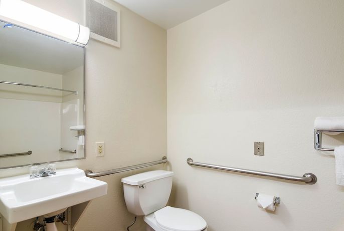 Imagen de la habitación del Hotel HomeTowne Studios by Red Roof Denver - Thornton. Foto 11