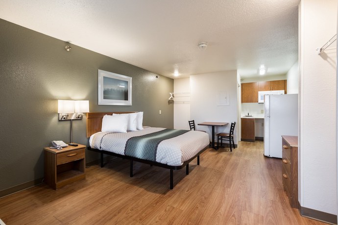 Imagen de la habitación del Hotel HomeTowne Studios by Red Roof Detroit - Livonia. Foto 9