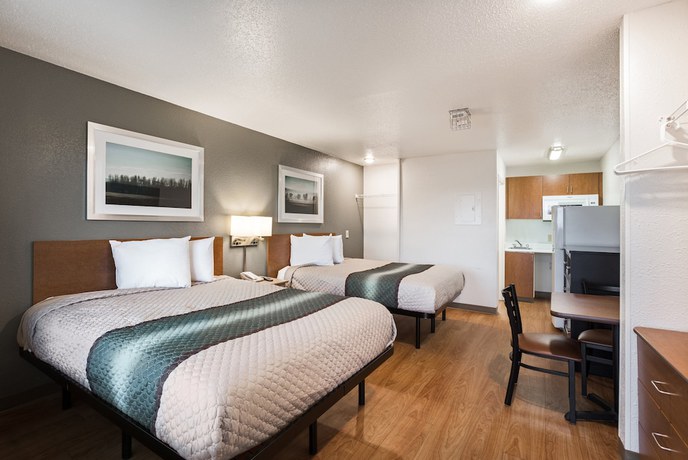 Imagen de la habitación del Hotel HomeTowne Studios by Red Roof Detroit - Livonia. Foto 10