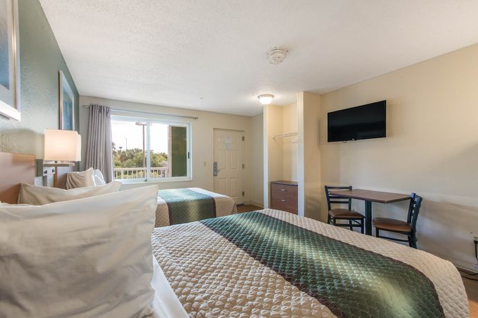 Imagen de la habitación del Hotel HomeTowne Studios by Red Roof Fort Lauderdale. Foto 6