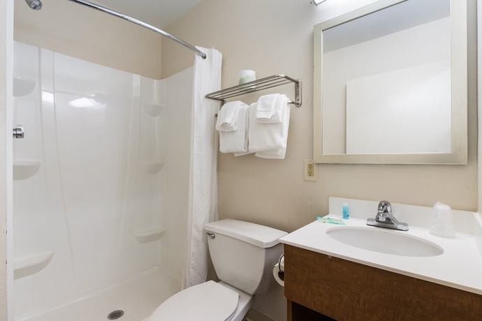 Imagen de la habitación del Hotel HomeTowne Studios by Red Roof Fort Lauderdale. Foto 8