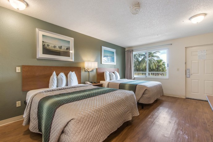 Imagen de la habitación del Hotel HomeTowne Studios by Red Roof Fort Lauderdale. Foto 9