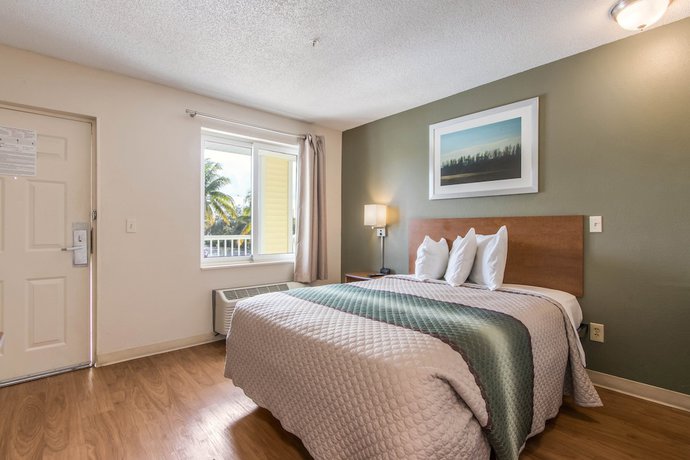 Imagen de la habitación del Hotel HomeTowne Studios by Red Roof Fort Lauderdale. Foto 11