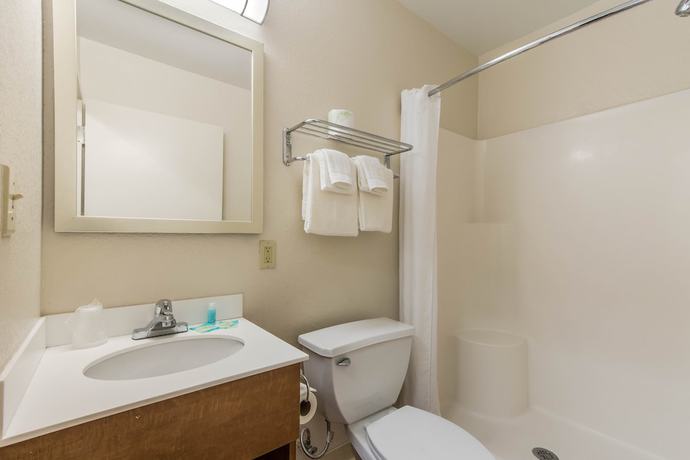 Imagen de la habitación del Hotel HomeTowne Studios by Red Roof Fort Lauderdale. Foto 14