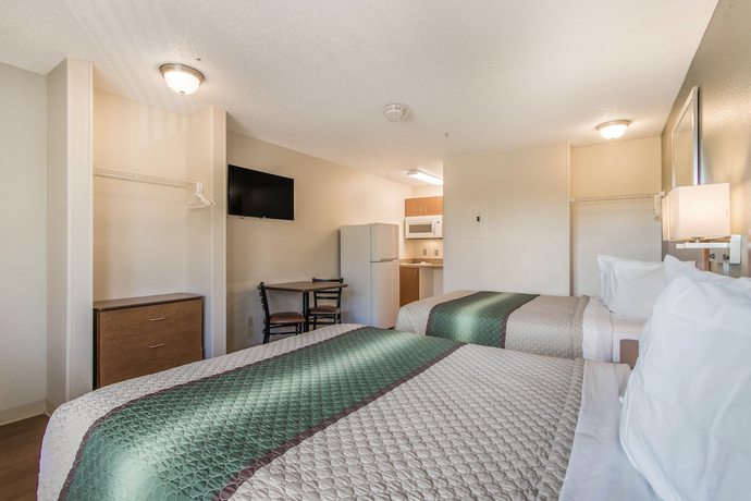 Imagen de la habitación del Hotel HomeTowne Studios by Red Roof Fort Lauderdale. Foto 16