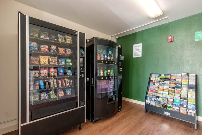 Imagen de los interiores del Hotel HomeTowne Studios by Red Roof Fort Lauderdale. Foto 20