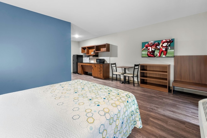 Imagen de la habitación del Hotel HomeTowne Studios by Red Roof Fort Myers. Foto 4