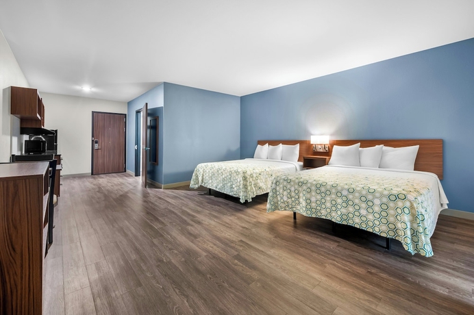 Imagen de la habitación del Hotel HomeTowne Studios by Red Roof Fort Myers. Foto 7