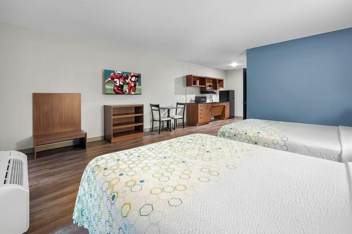 Imagen de la habitación del Hotel HomeTowne Studios by Red Roof Fort Myers. Foto 10