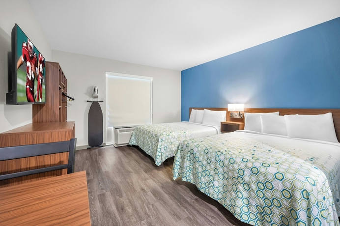 Imagen de la habitación del Hotel HomeTowne Studios by Red Roof Fort Myers. Foto 11