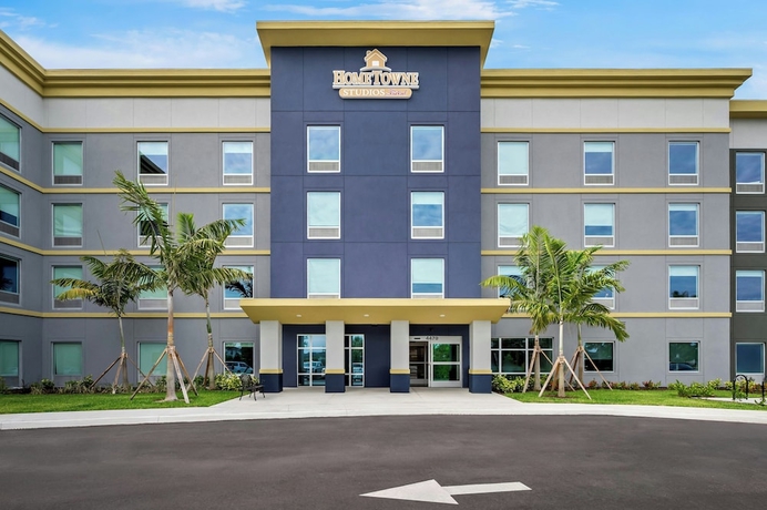 Imagen general del Hotel HomeTowne Studios by Red Roof Fort Myers. Foto 1
