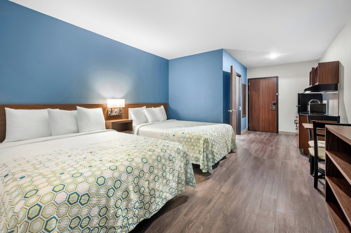 Imagen de la habitación del Hotel HomeTowne Studios by Red Roof Fort Myers. Foto 14