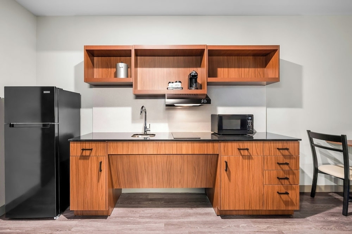 Imagen de la habitación del Hotel HomeTowne Studios by Red Roof Fort Myers. Foto 15