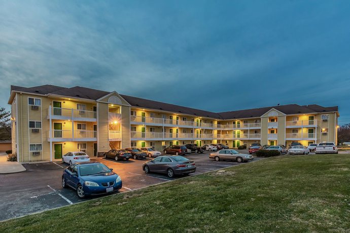 Imagen general del Hotel HomeTowne Studios by Red Roof Louisville. Foto 2