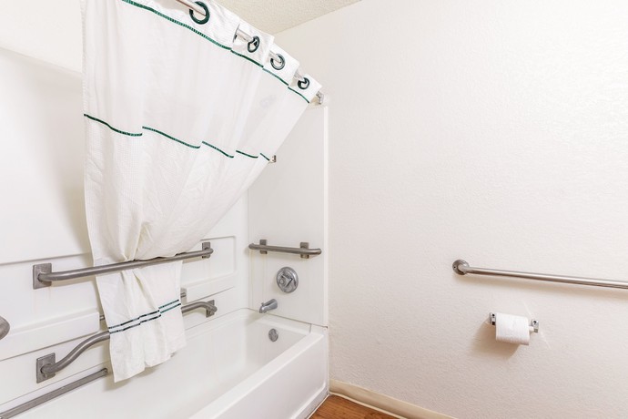Imagen de la habitación del Hotel HomeTowne Studios by Red Roof Orlando - Casselberry. Foto 4