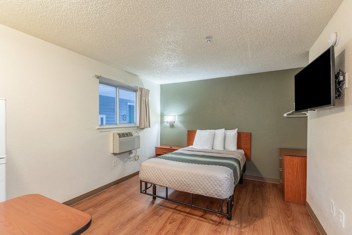 Imagen de la habitación del Hotel HomeTowne Studios by Red Roof Orlando - Casselberry. Foto 7