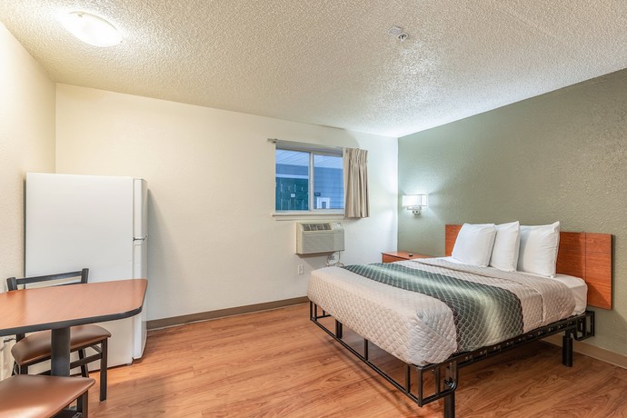 Imagen de la habitación del Hotel HomeTowne Studios by Red Roof Orlando - Casselberry. Foto 10