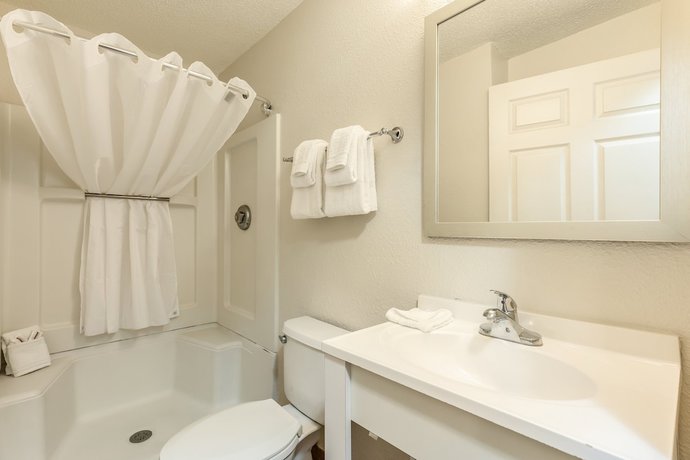Imagen de la habitación del Hotel HomeTowne Studios by Red Roof Orlando - Casselberry. Foto 14
