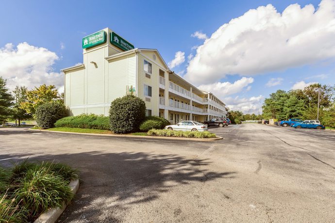 Imagen general del Hotel HomeTowne Studios by Red Roof Philadelphia - Maple Shade, NJ. Foto 2
