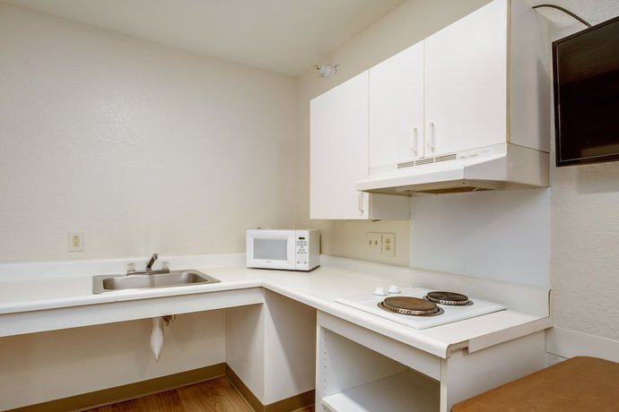 Imagen de la habitación del Hotel HomeTowne Studios by Red Roof Philadelphia - Maple Shade, NJ. Foto 6