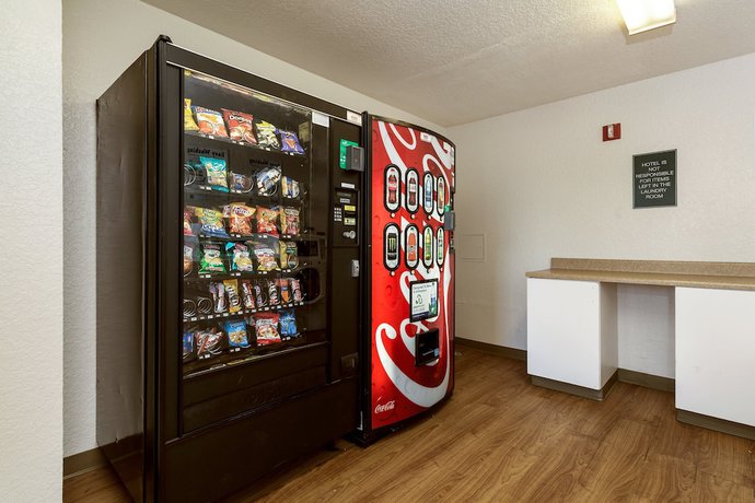 Imagen de los interiores del Hotel HomeTowne Studios by Red Roof Philadelphia - Maple Shade, NJ. Foto 20