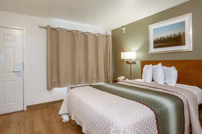 Imagen de la habitación del Hotel HomeTowne Studios by Red Roof Philadelphia - Maple Shade, NJ. Foto 12