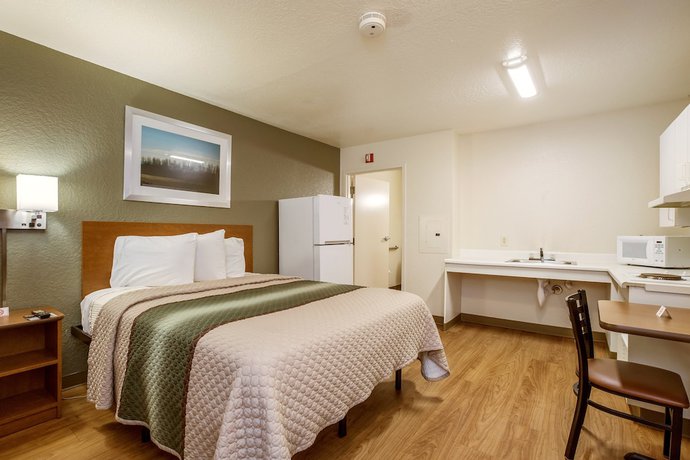Imagen de la habitación del Hotel HomeTowne Studios by Red Roof Philadelphia - Maple Shade, NJ. Foto 15