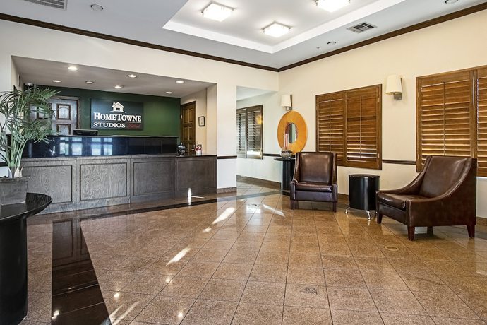 Imagen de los interiores del Hotel HomeTowne Studios by Red Roof Phoenix - Black Canyon Highway. Foto 18