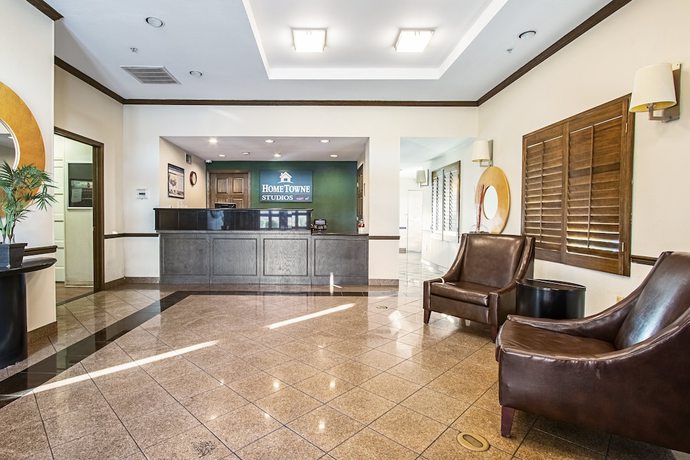 Imagen de los interiores del Hotel HomeTowne Studios by Red Roof Phoenix - Black Canyon Highway. Foto 20