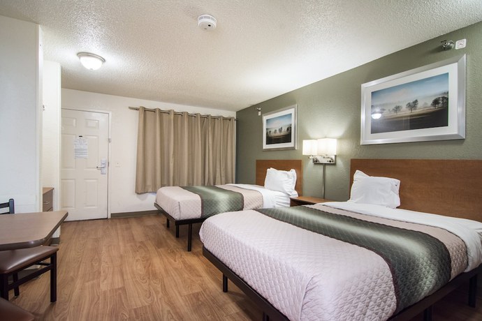 Imagen de la habitación del Hotel HomeTowne Studios by Red Roof Raleigh - Durham. Foto 7