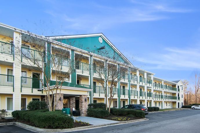 Imagen general del Hotel HomeTowne Studios by Red Roof Raleigh - Durham. Foto 1