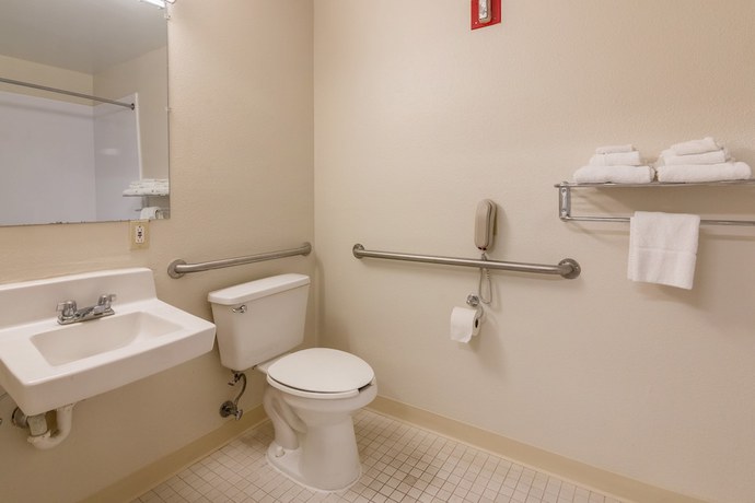 Imagen de la habitación del Hotel HomeTowne Studios by Red Roof Raleigh - Durham. Foto 9