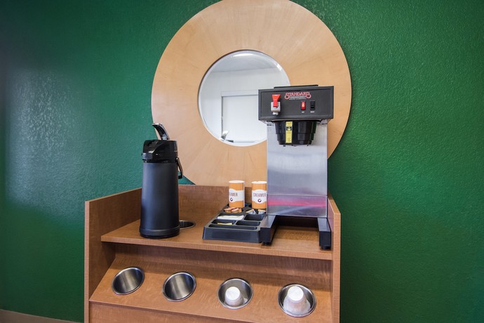 Imagen de la habitación del Hotel HomeTowne Studios by Red Roof Raleigh - Durham. Foto 11