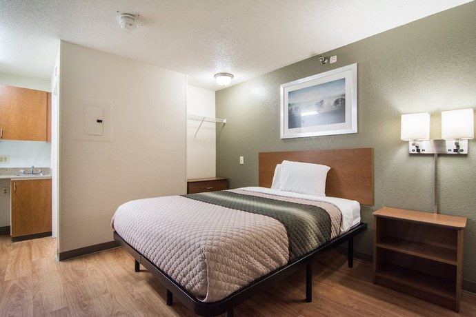Imagen de la habitación del Hotel HomeTowne Studios by Red Roof Raleigh - Durham. Foto 16