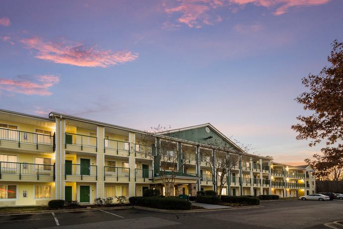Imagen general del Hotel HomeTowne Studios by Red Roof Raleigh - Durham. Foto 5