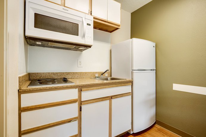 Imagen de la habitación del Hotel HomeTowne Studios by Red Roof Salt Lake City - Mid Valley. Foto 17