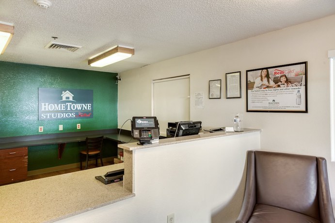 Imagen de los interiores del Hotel HomeTowne Studios by Red Roof Spartanburg - Asheville Highway. Foto 16