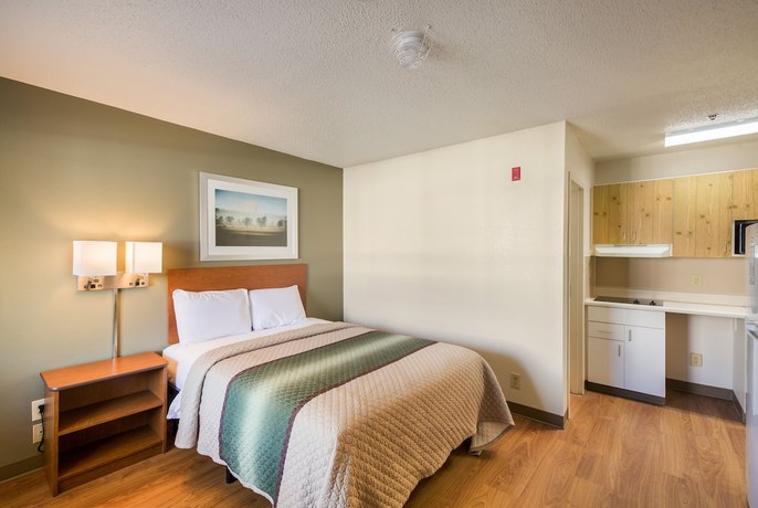 Imagen de la habitación del Hotel HomeTowne Studios by Red Roof Spartanburg - Asheville Highway. Foto 9