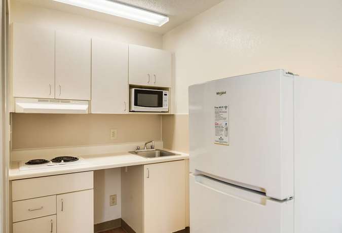 Imagen de la habitación del Hotel HomeTowne Studios by Red Roof Spartanburg - Asheville Highway. Foto 14