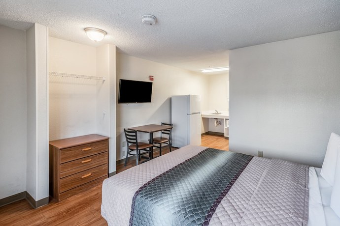 Imagen de la habitación del Hotel HomeTowne Studios by Red Roof Spokane - Valley. Foto 8