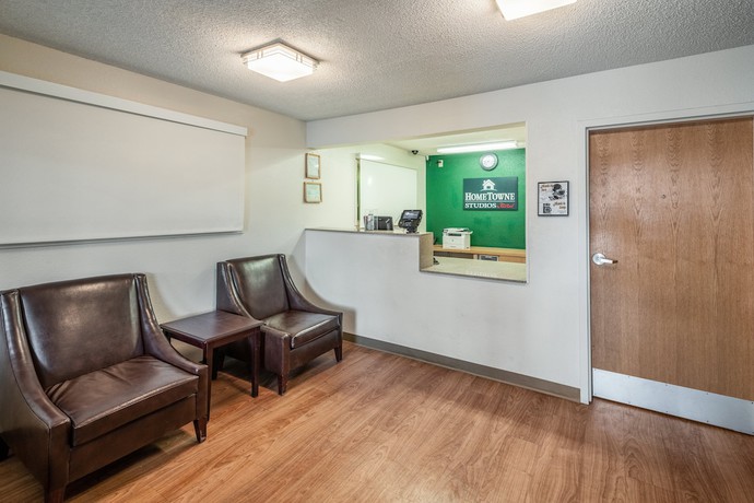 Imagen de los interiores del Hotel HomeTowne Studios by Red Roof Spokane - Valley. Foto 19