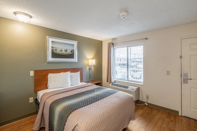 Imagen de la habitación del Hotel HomeTowne Studios by Red Roof Spokane - Valley. Foto 10