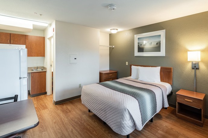 Imagen de la habitación del Hotel HomeTowne Studios by Red Roof Spokane - Valley. Foto 11