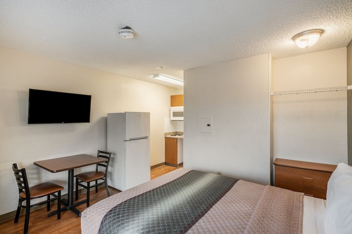 Imagen de la habitación del Hotel HomeTowne Studios by Red Roof Spokane - Valley. Foto 12