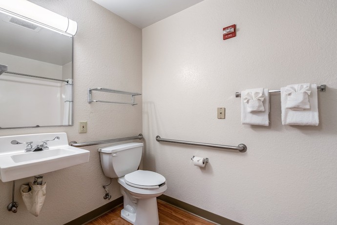 Imagen de la habitación del Hotel HomeTowne Studios by Red Roof Spokane - Valley. Foto 14