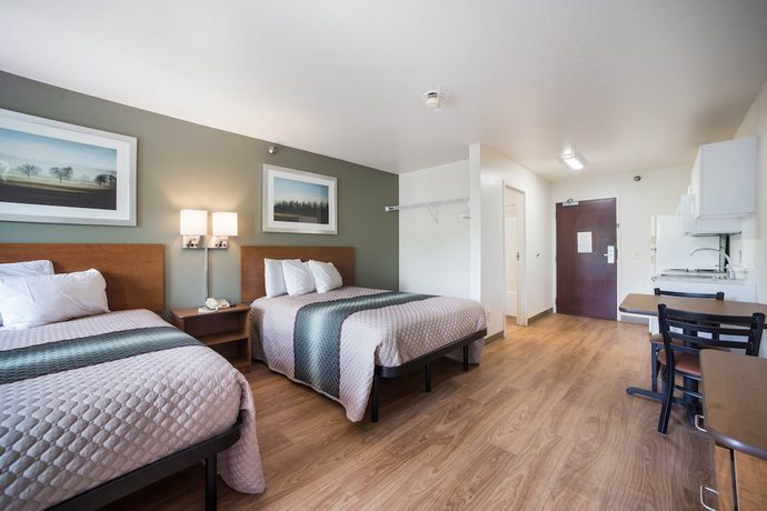 Imagen general del Hotel HomeTowne Studios by Red Roof St. Louis - Airport/ N Lindbergh. Foto 4