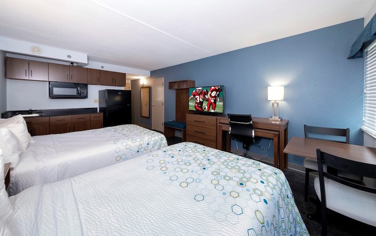 Imagen de la habitación del Hotel HomeTowne Studios by Red Roof Wilmington - New Castle. Foto 7